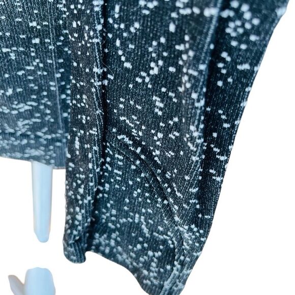 ATHLETA Flurry Blizzard Gradient Turtleneck Top. # 63182
BLACK/HEAT GREY size M - Picture 8 of 10